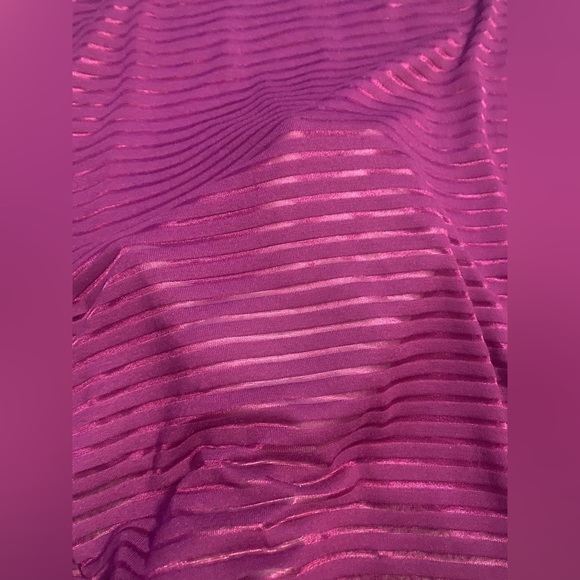 Women’s Northcrest Magenta Top. - Picture 6 of 8